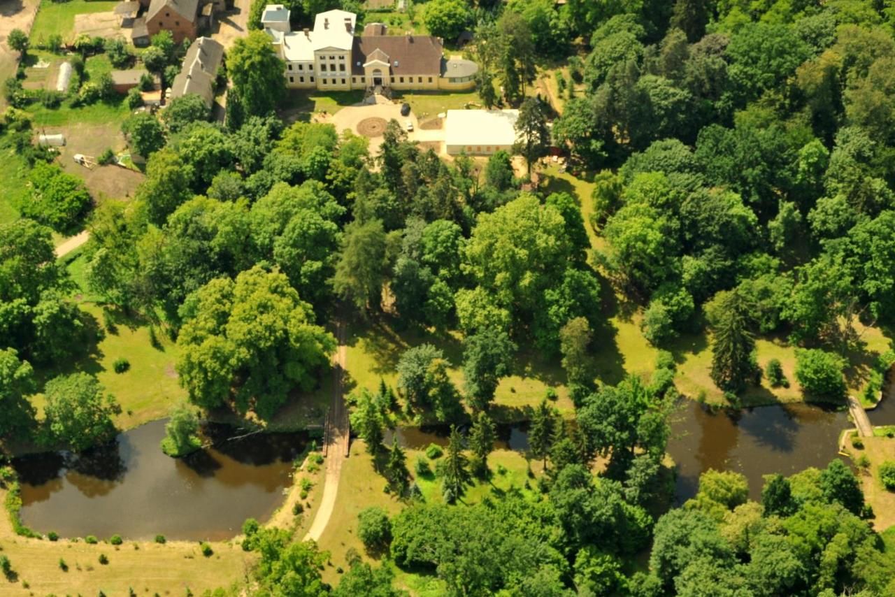 Отели типа «постель и завтрак» Pałac Jabłonowo Уйсце-32