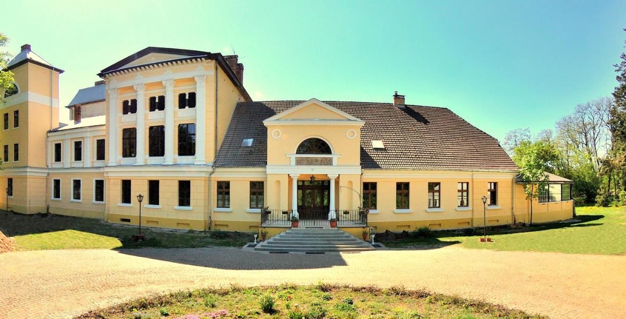 Отели типа «постель и завтрак» Pałac Jabłonowo Уйсце