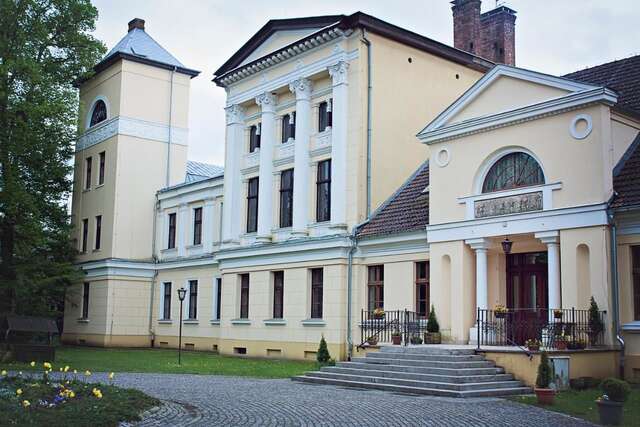 Отели типа «постель и завтрак» Pałac Jabłonowo Уйсце-47